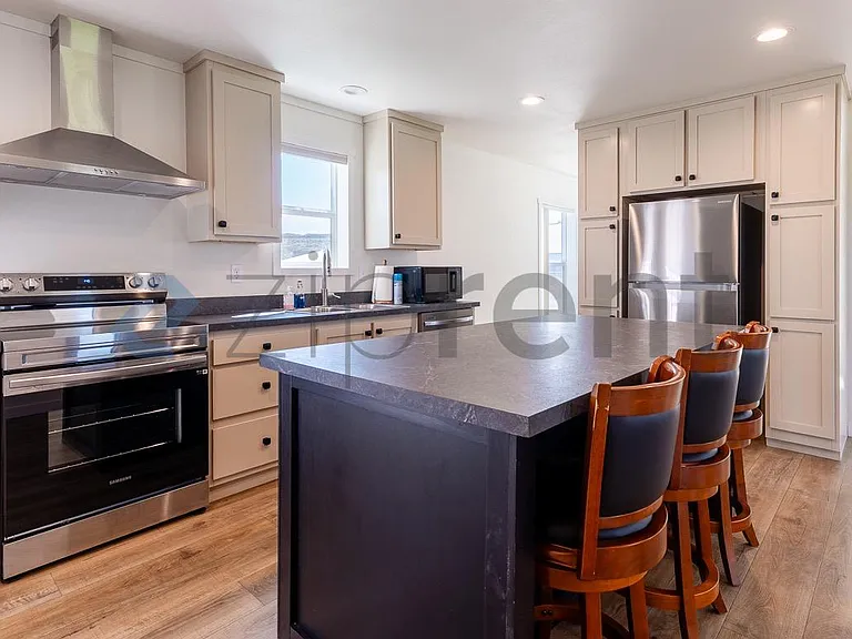 23143 Lowe Rd E — Photo 10
