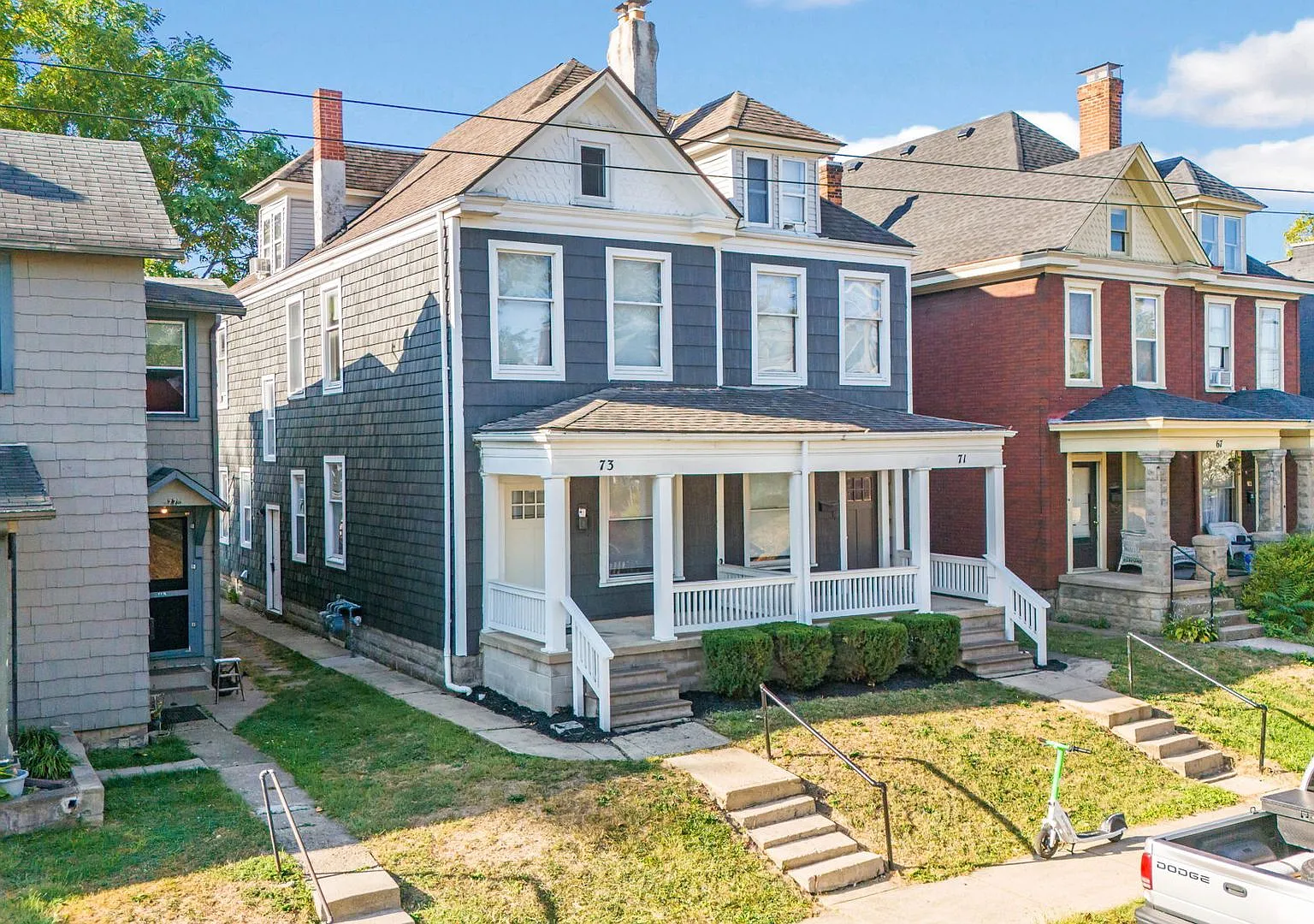 Prime Location 4BR house just off High St! — Photo 1