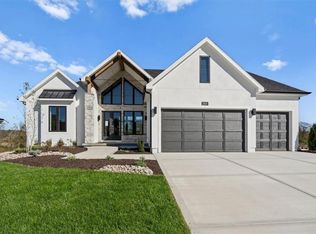 2821 SW Heartland Rd, Lees Summit, MO 64082