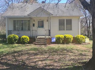 1820 3rd St NE, Hickory, NC 28601