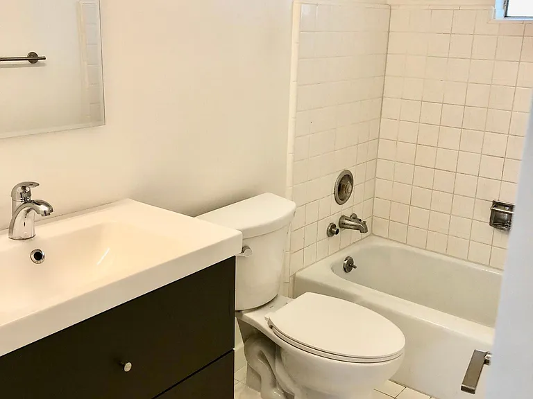 3440 J St #3 — Photo 8
