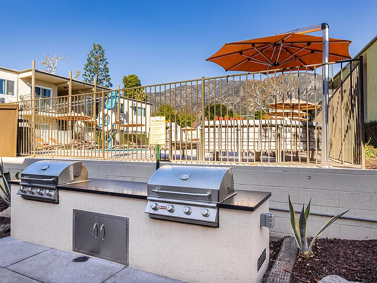 Summit La Crescenta — Photo 24