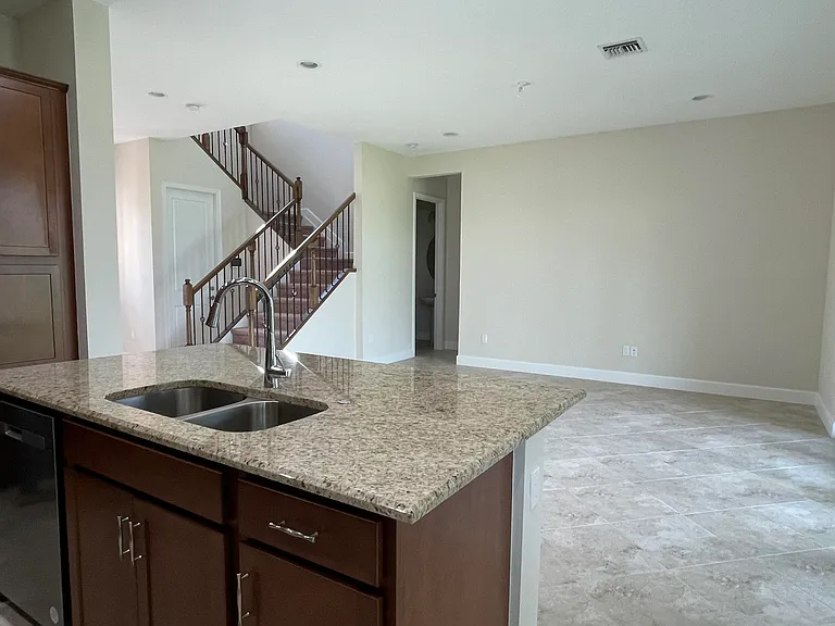 5573 Zestar Ln — Photo 6