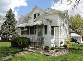 517 Center Ave S, Hayfield, MN 55940