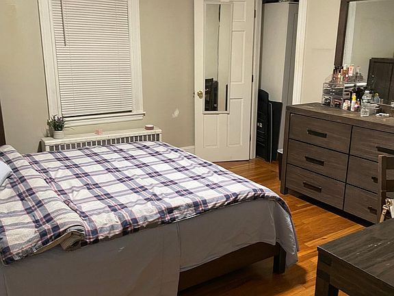 3rd image of 163 Kendrick Ave