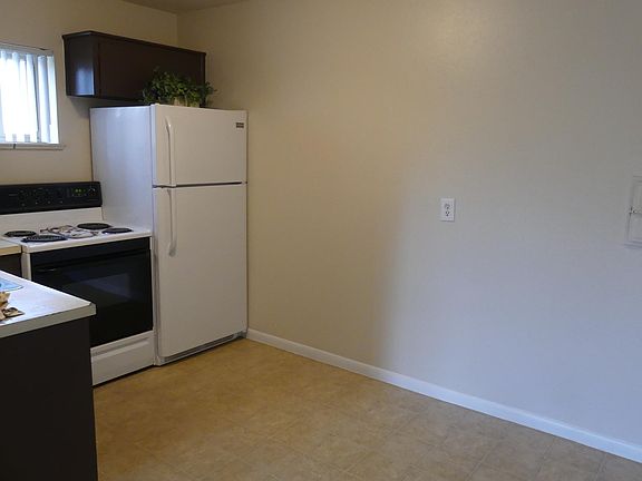 3rd image of 25 N Grant St APT 208