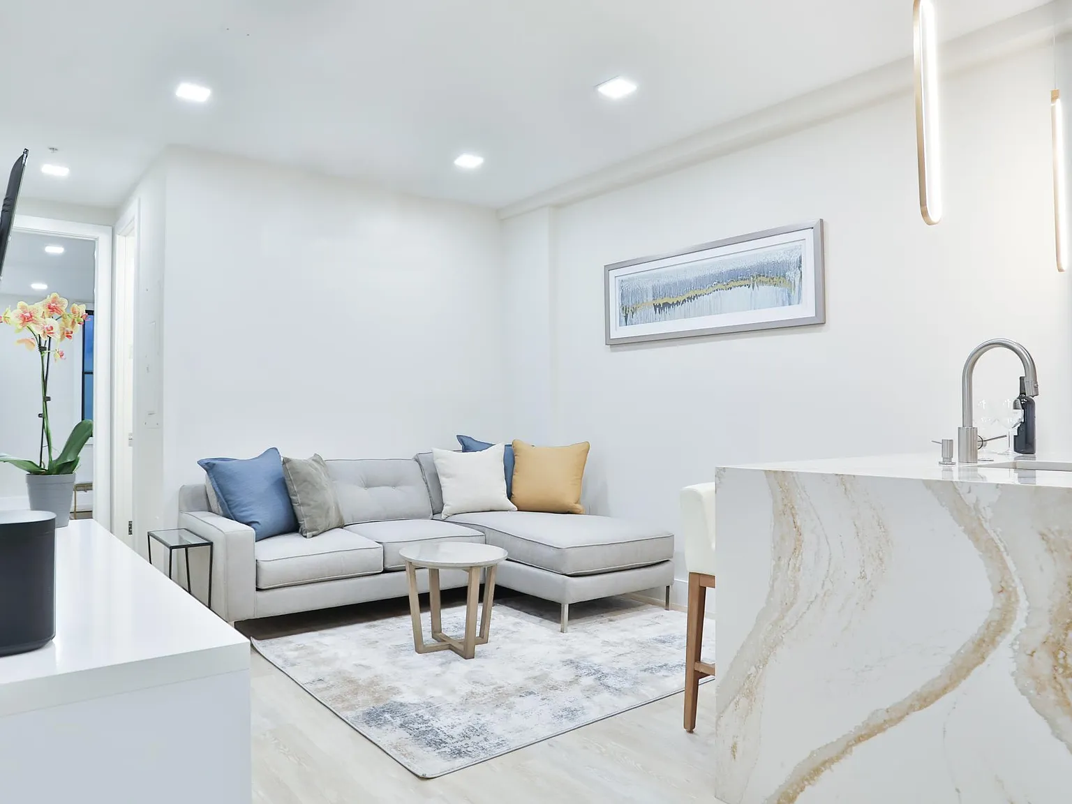 1 bed, 580 sqft, $3,350 — Photo 3