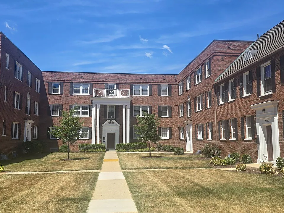 2107 Fort Davis St SE #202
