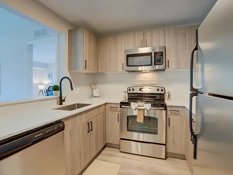 The Emerson Apartments — Photo 6