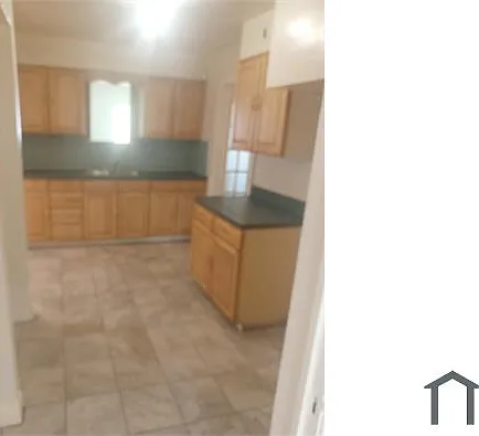 16317 Throckley Ave — Photo 10
