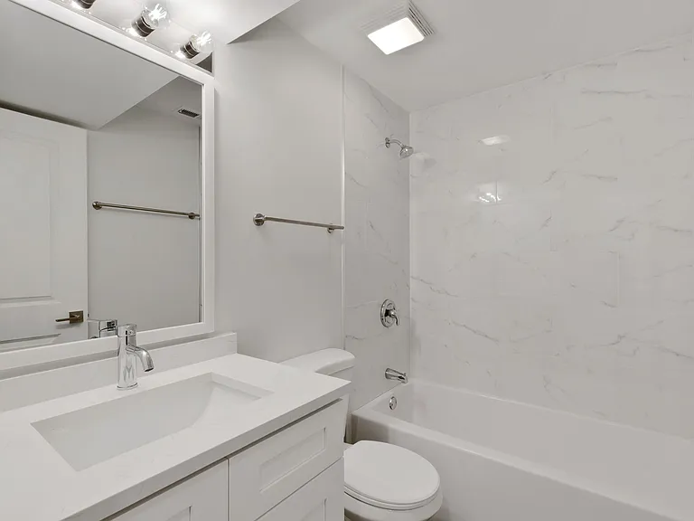 5222 N Christiana Ave #G — Photo 10