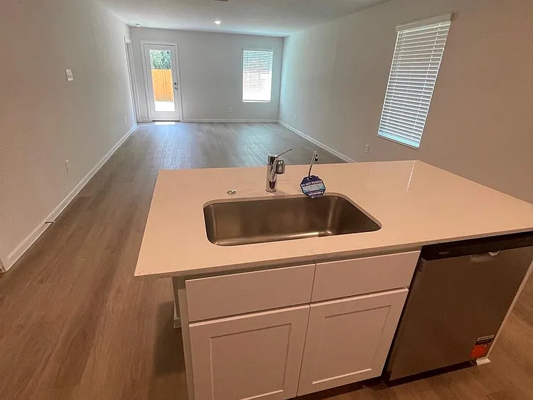 12164 Lexington Heights Dr — Photo 3