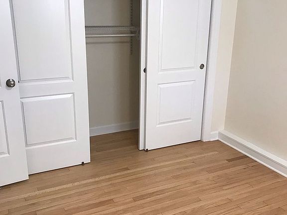 3rd image of 4633 N Hermitage Ave APT 1C