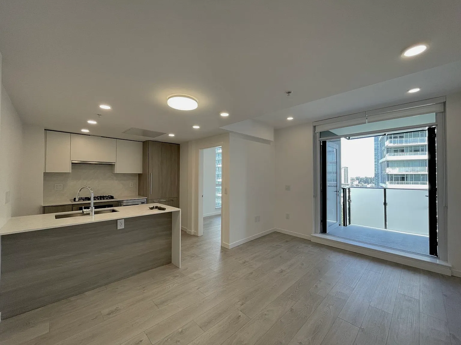 2 bed, 740 sqft, $2,350 — Photo 1