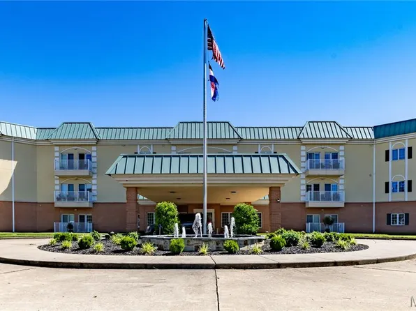 1300 N Main St APT 218, Sikeston, MO 63801