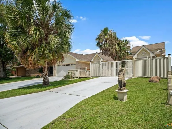 117 E Harbor Dr, Port Lavaca, TX 77979
