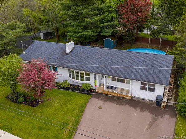 26 Alexander Ave, Moncton, NB E1E 1T2