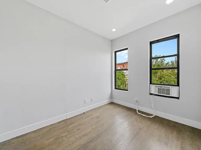 272 Himrod St #2L — Photo 5