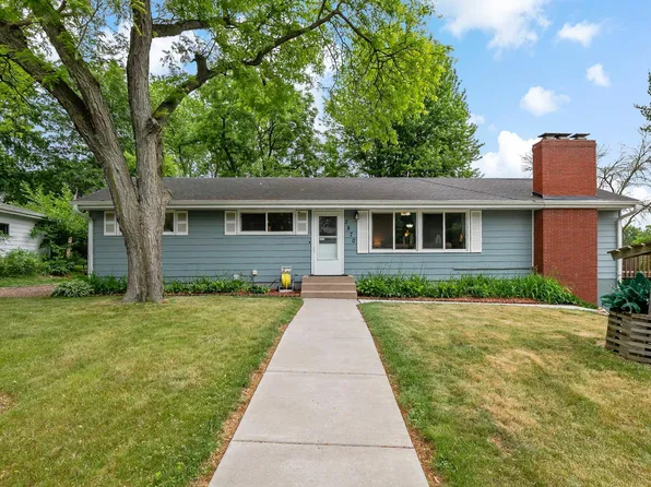 3870 Effress Rd, White Bear Lake, MN 55110