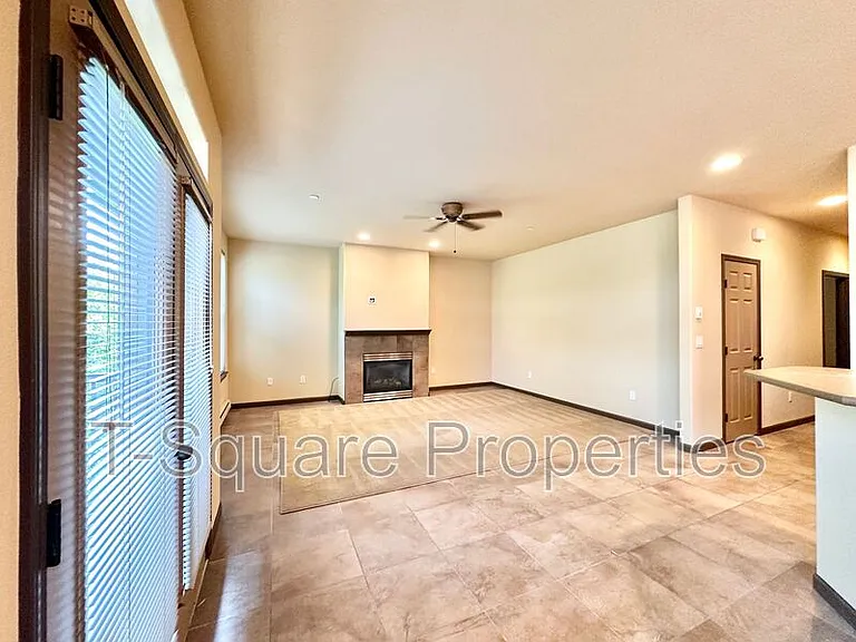 9505 NE 180th St #102 — Photo 10