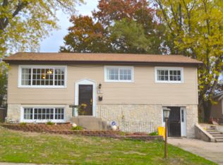 9049 Forest Ln, Oak Lawn, IL