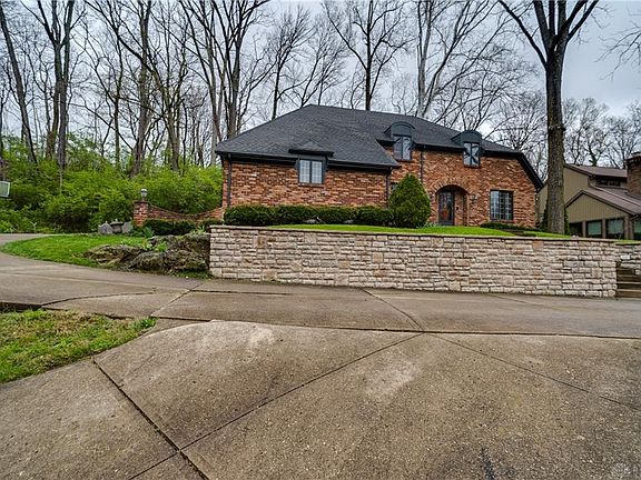 3rd image of 755 Woodbourne Trl