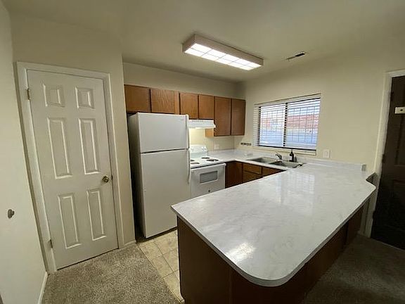 4th image of 160 S 1200 E #4