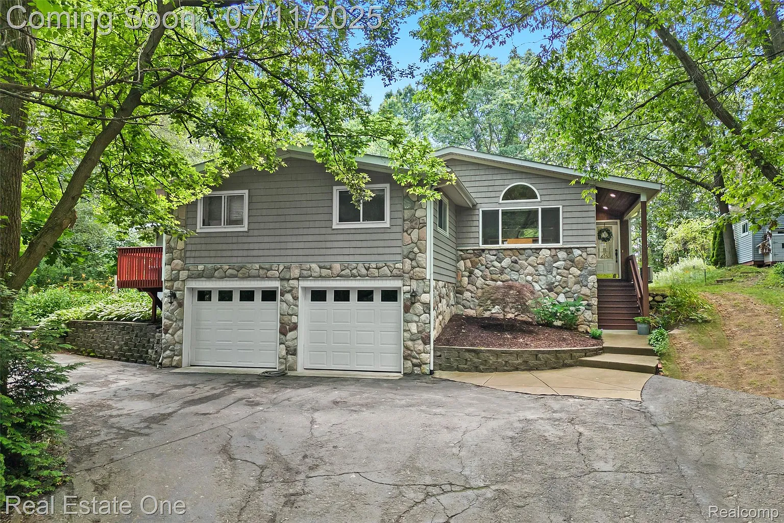 4217 Link Dr photo 1