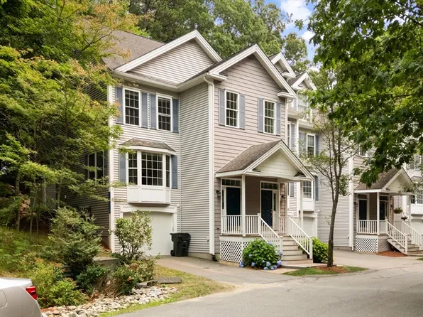 36 Georgetown Dr, Nashua, NH 03062
