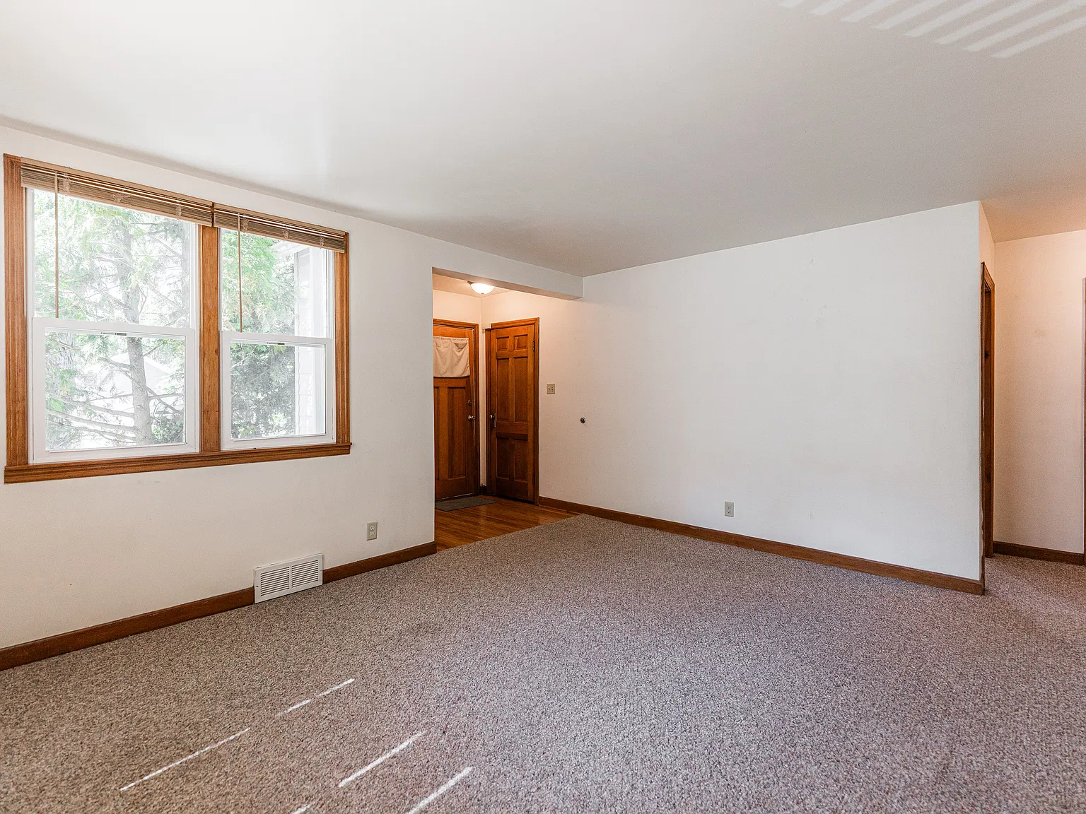 2 bed, 900 sqft, $1,500 — Photo 2