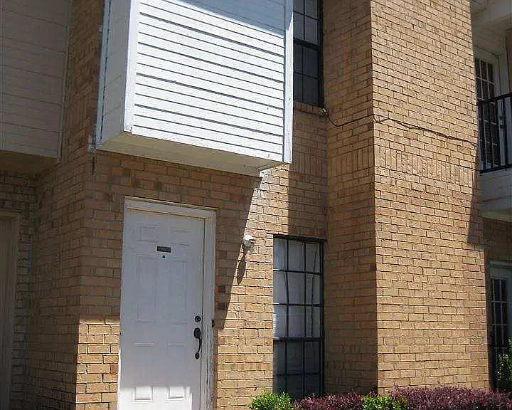 1620 Wellington Pl #502 — Photo 1