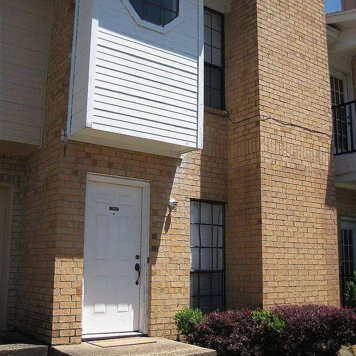 1st image of 1620 Wellington Pl APT 502
