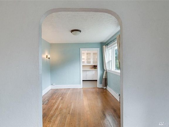 3rd image of 1112 Elizabeth Ave