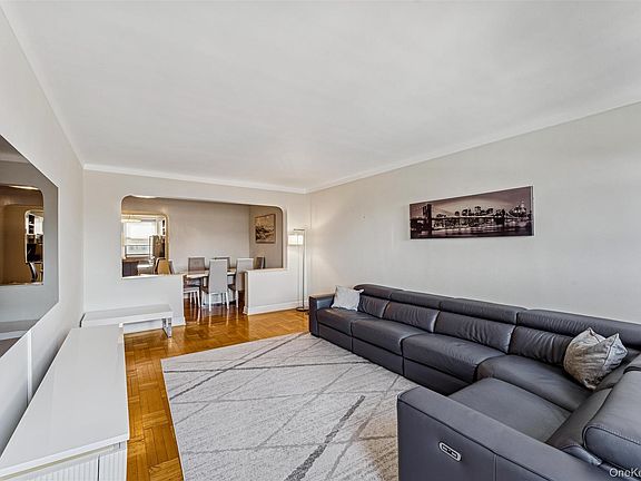 4th image of 8451 Beverly Road #6R