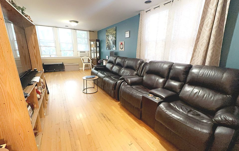 2nd image of 2056 N Lockwood Ave