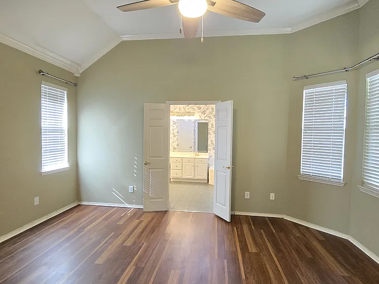 2421 Micarta Dr — Photo 15
