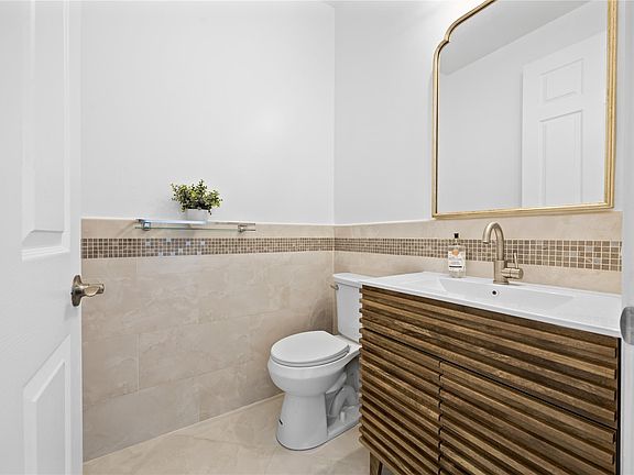 5th image of 6061 Swans Way