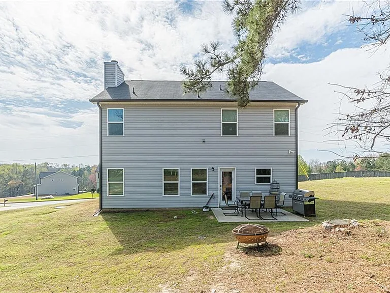 123 Mulberry Dr — Photo 7