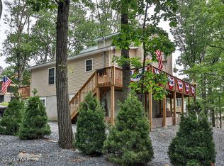 1002 Bluebird Dr, Lake Ariel, PA 18436