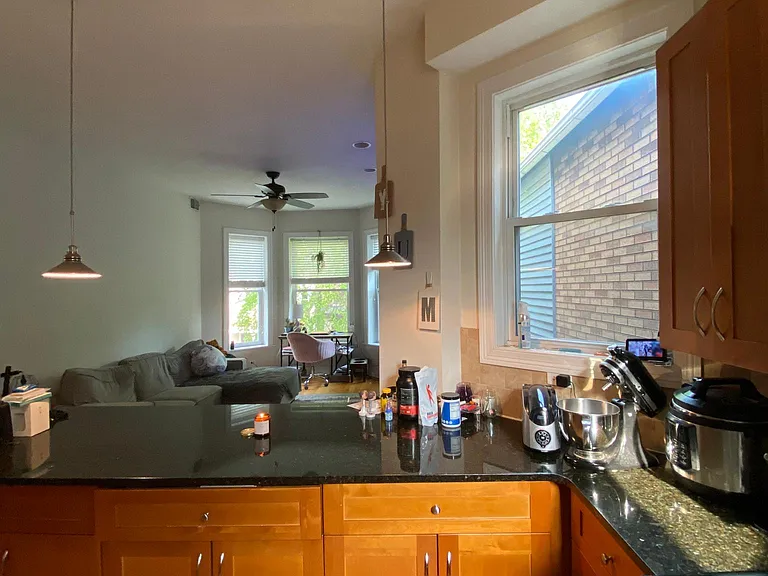 3744 N Kenmore Ave #2 — Photo 5