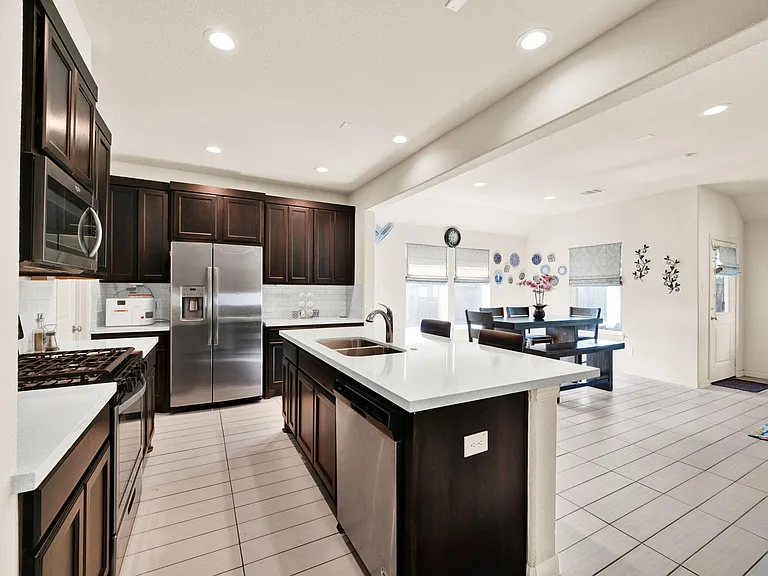 2503 Hagerman Ct — Photo 8