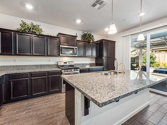 5th image of 2731 Grassland Way