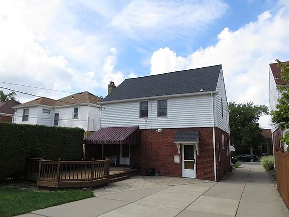 3rd image of 355 Louvaine Dr