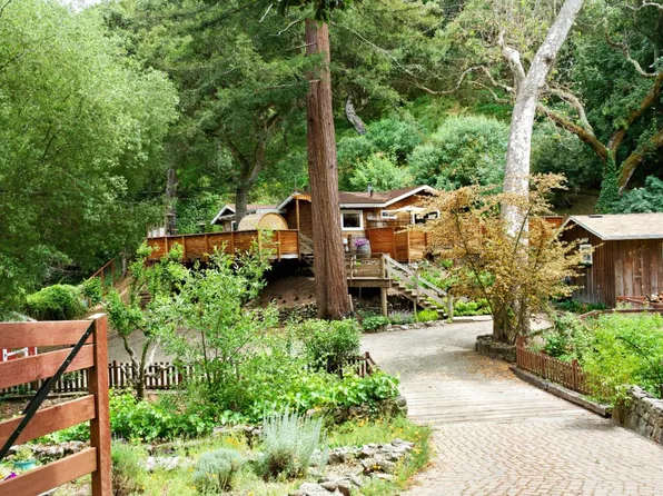 70 Southbank Rd, Carmel Valley, CA 93924
