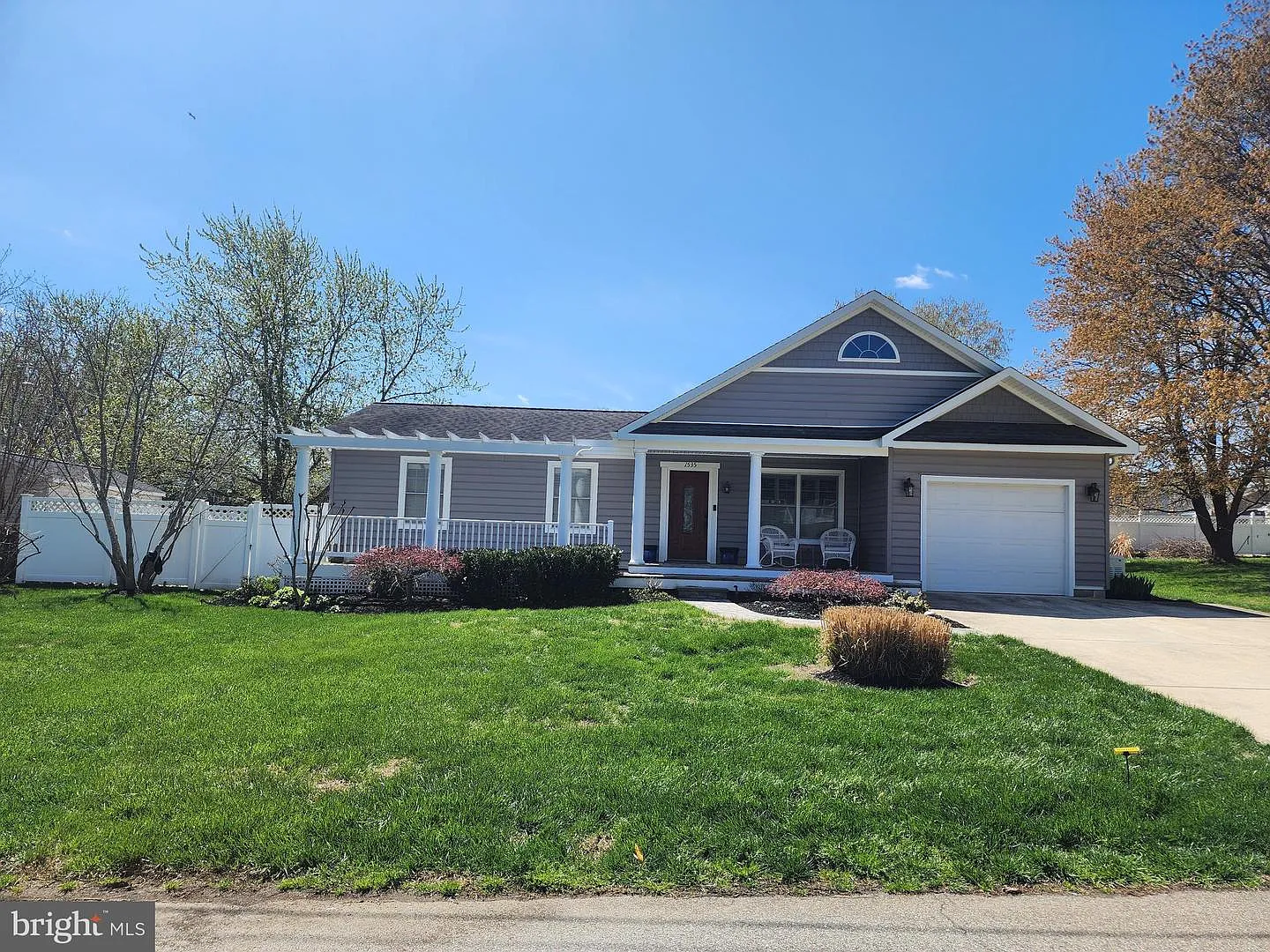 1535 Ridgely Dr photo 1