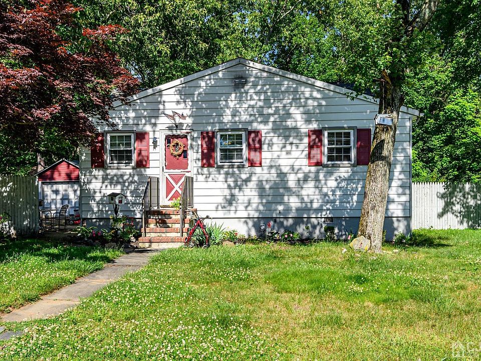 1st image of 71 Fernhead Ave