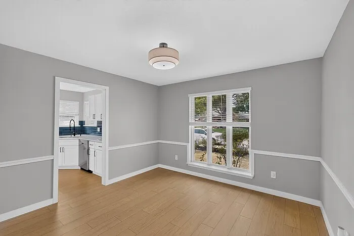 2200 Winona Dr — Photo 8