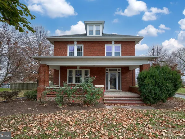1685 Harrisburg Ave, Mount Joy, PA 17552