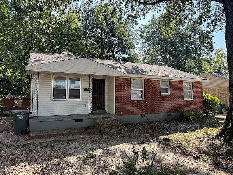 3 bed, 1.5 bath, 994 sqft, $925 — Photo 2