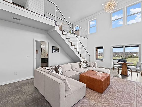 5th image of 25594 Somerset Rd